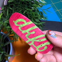 DK Fingerboards Single Deck - Split Ply - Cruiser 2 Shape - Red & Green Logo